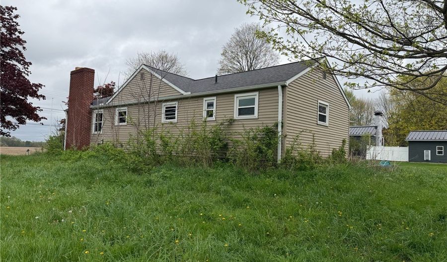 4680 Waterloo Rd, Atwater, OH 44201 - 3 Beds, 1 Bath