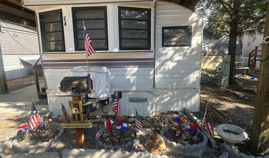 8 E St, Cascade, ID 83611 - 1 Beds, 1 Bath