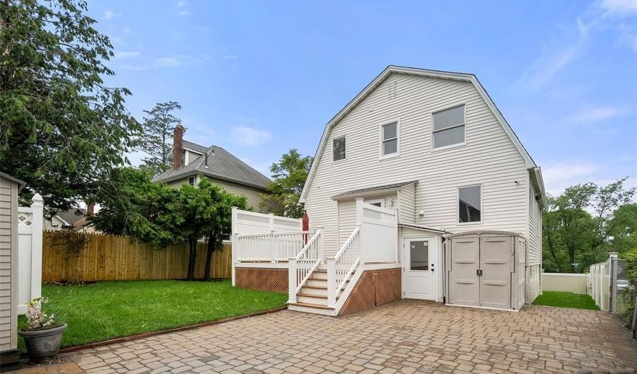 174 Pleasant Ave, Bergenfield, NJ 07621 - 4 Beds, 4 Bath