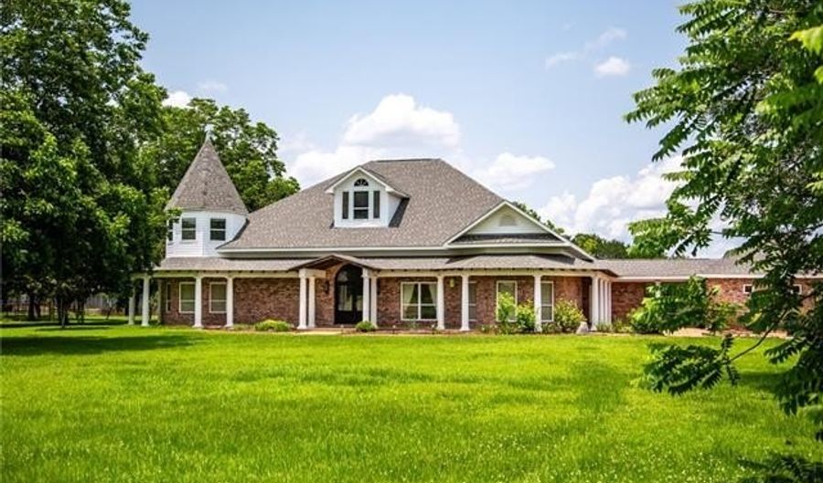 15 VAN MOL Rd, Alexandria, LA 71302 - 5 Beds, 4 Bath