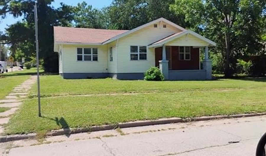 500 W 16 St, Ada, OK 74820 - 3 Beds, 2 Bath