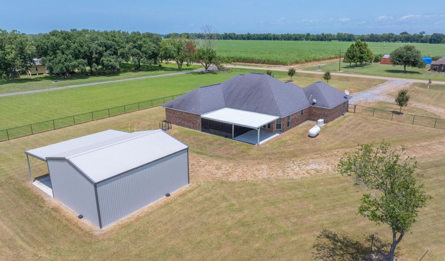 193 Highway 741, Arnaudville, LA 70512 - 3 Beds, 2 Bath