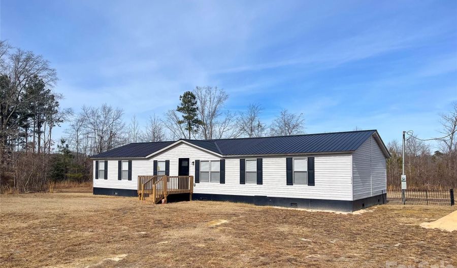 2976 Stephens Rd, Bethune, SC 29009 - 4 Beds, 2 Bath