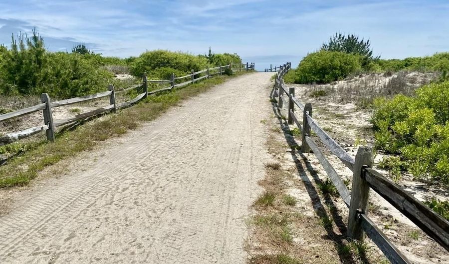 6762 Ocean Dr 6762, Avalon, NJ 08202 - 4 Beds, 3 Bath