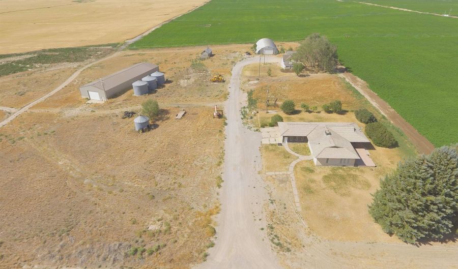 3741 Center Pleasant Valley Rd, American Falls, ID 83211 - 6 Beds, 4 Bath