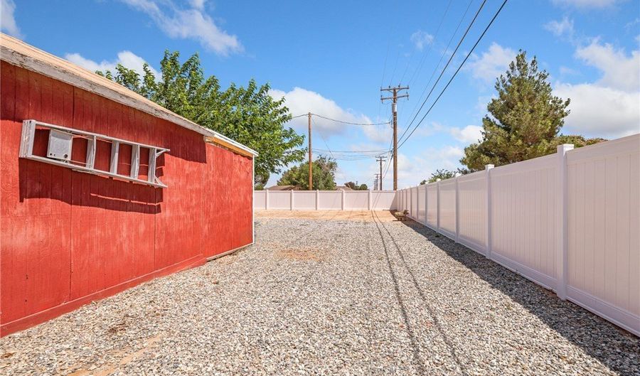 21756 Tussing Ranch Rd, Apple Valley, CA 92308 - 3 Beds, 2 Bath