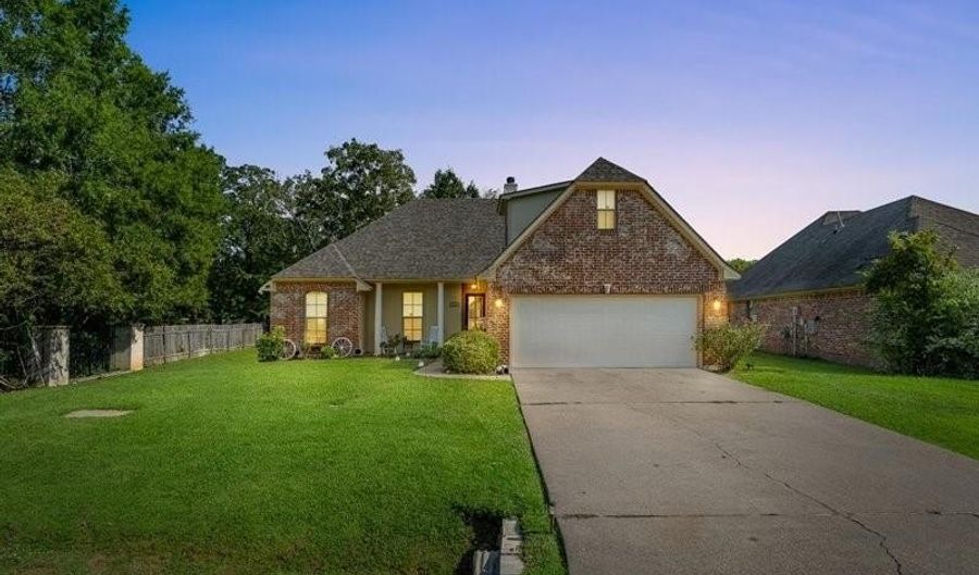 123 Sherwood Dr, Benton, LA 71006 - 3 Beds, 2 Bath