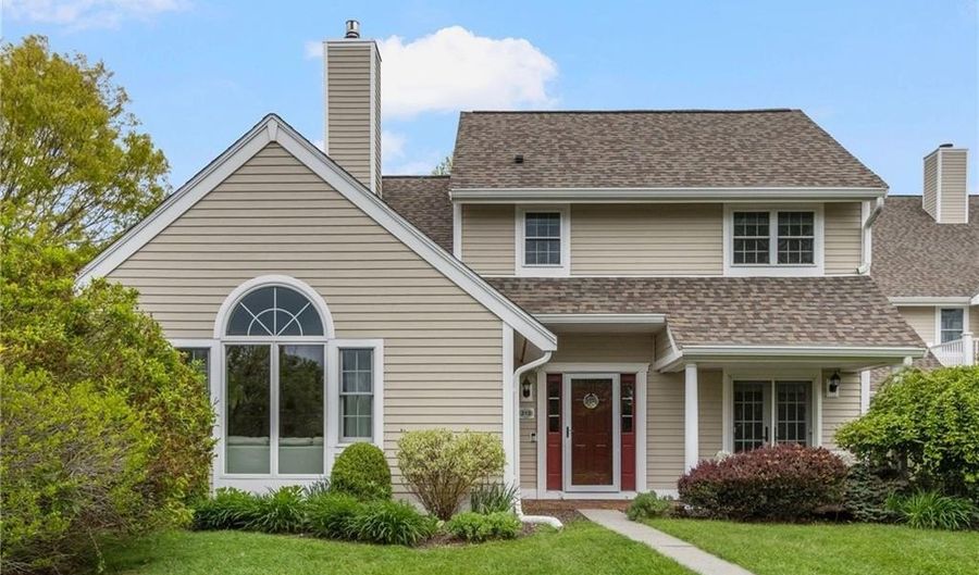 213 Corey Ln 213, Middletown, RI 02842 - 2 Beds, 3 Bath