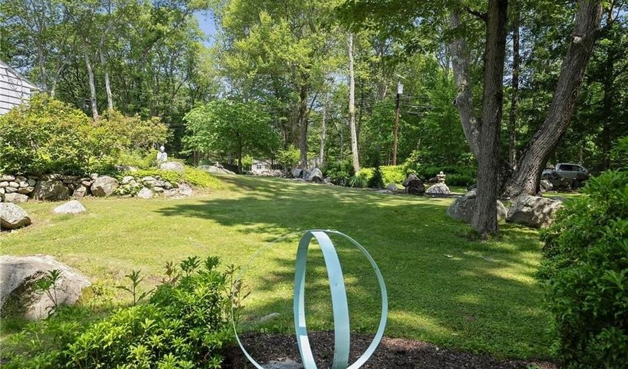 1038 South Rd, East Greenwich, RI 02818 - 3 Beds, 2 Bath