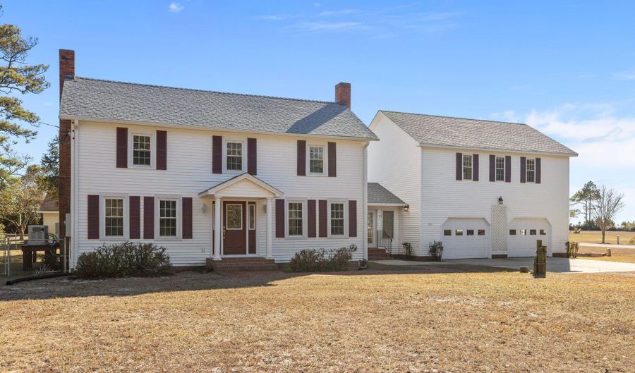 664 Seashore Dr, Atlantic, NC 28511 - 2 Beds, 3 Bath