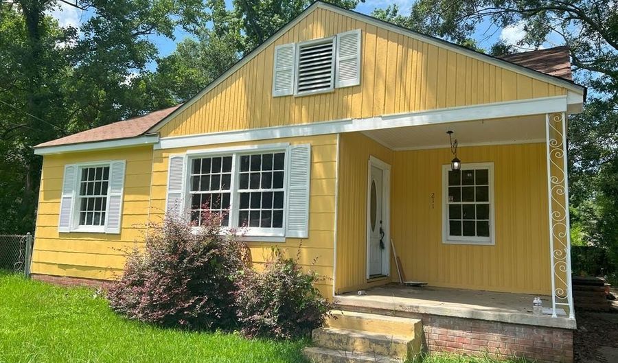 211 Rogers Cir, Brookhaven, MS 39601 - 3 Beds, 1 Bath