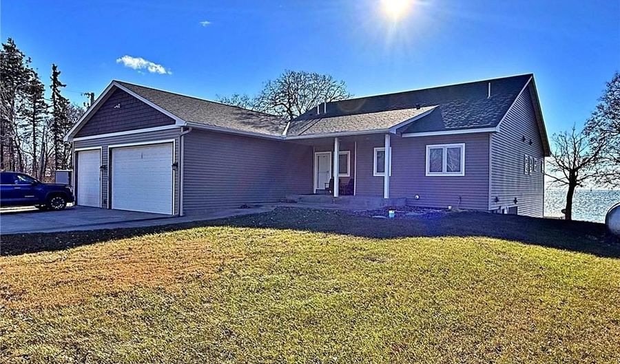 33259 State Highway 18, Aitkin, MN 56431 - 5 Beds, 5 Bath