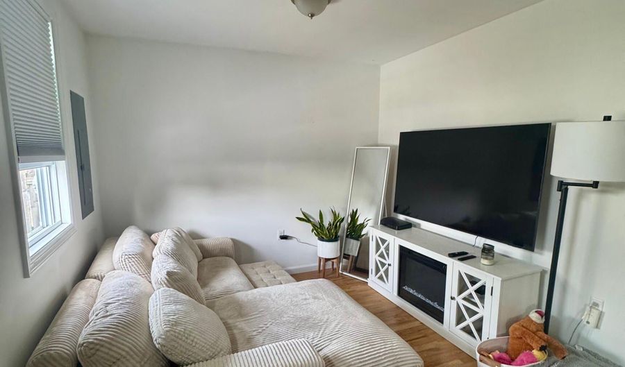 1239 Oakwood Rd Rear, Belmar, NJ 07719 - 2 Beds, 1 Bath
