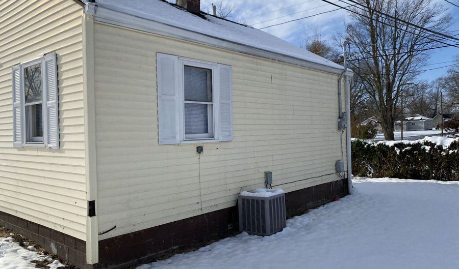 706 W 23rd St, Anderson, IN 46016 - 1 Beds, 1 Bath