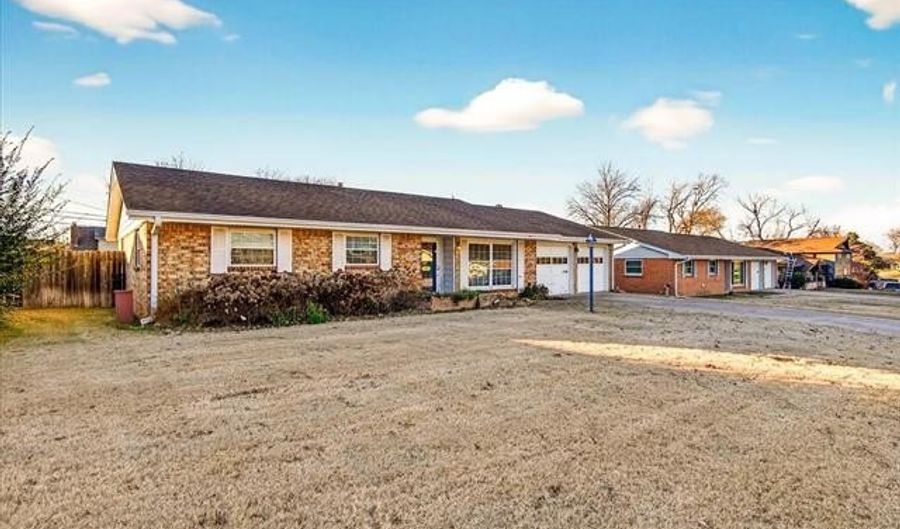 737 Crown Dr, Bartlesville, OK 74006 - 3 Beds, 2 Bath