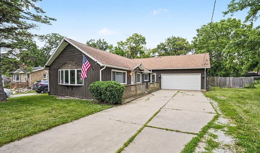 26330 W Grapevine Ave, Antioch, IL 60002 - 2 Beds, 2 Bath