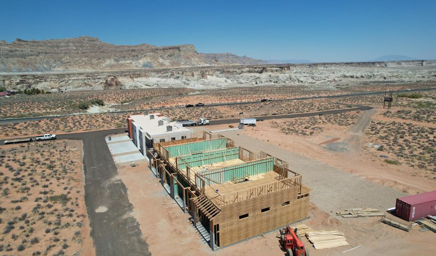 1330 E Lone Rock Vw, Big Water, UT 84741 - 2 Beds, 3 Bath