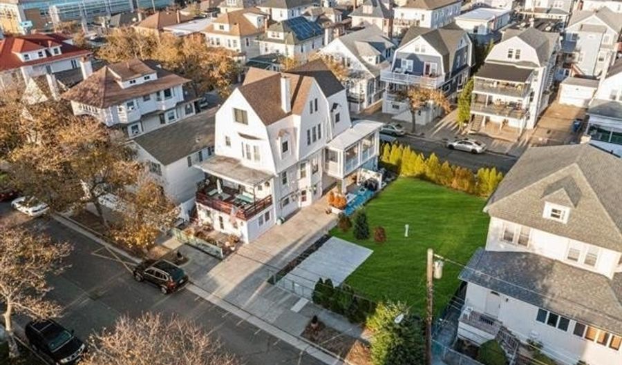 35 S LACLEDE Pl, Atlantic City, NJ 08401 - 7 Beds, 5 Bath