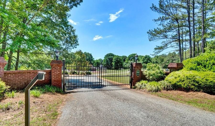 2 Keystone Cir, Abbeville, SC 29620 - 7 Beds, 5 Bath