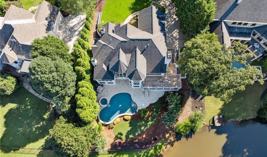 675 FALLS LAKE Dr, Alpharetta, GA 30022 - 6 Beds, 6 Bath