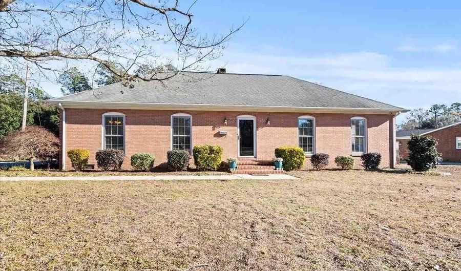 502 Jefferson St, Bennettsville, SC 29512 - 3 Beds, 3 Bath
