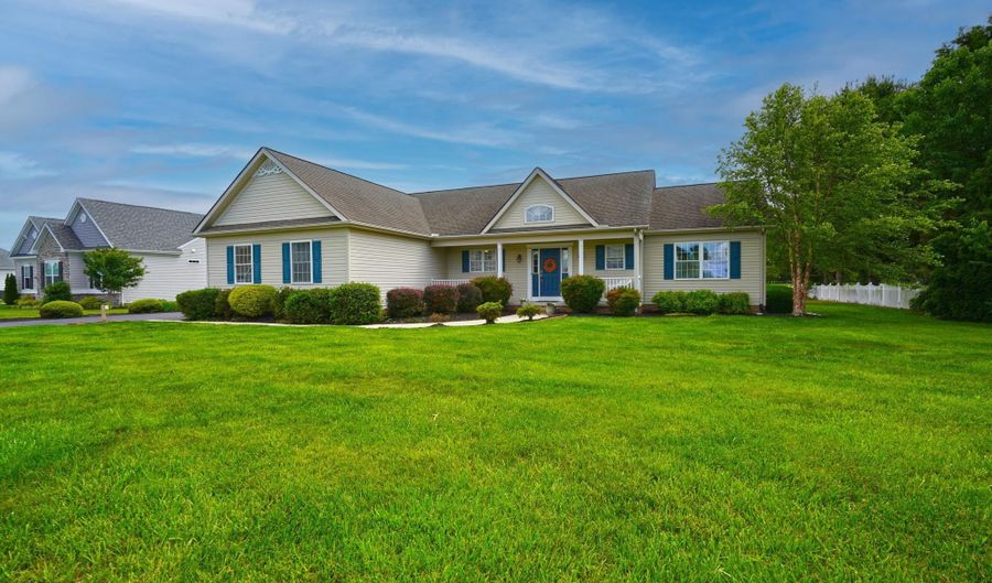 13 FAIRWAY Ave, Georgetown, DE 19947 - 3 Beds, 2 Bath