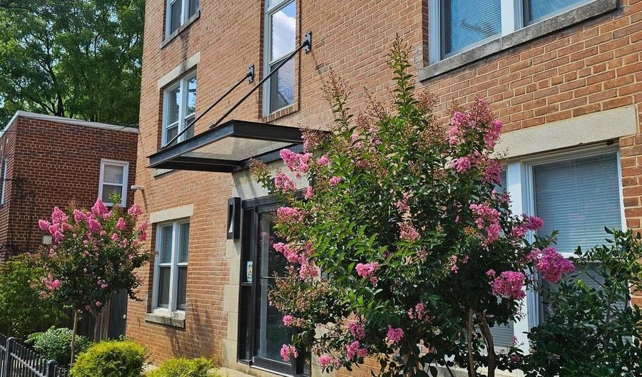 4106 GAULT Pl NE 5, Washington, DC 20019 - 2 Beds, 3 Bath