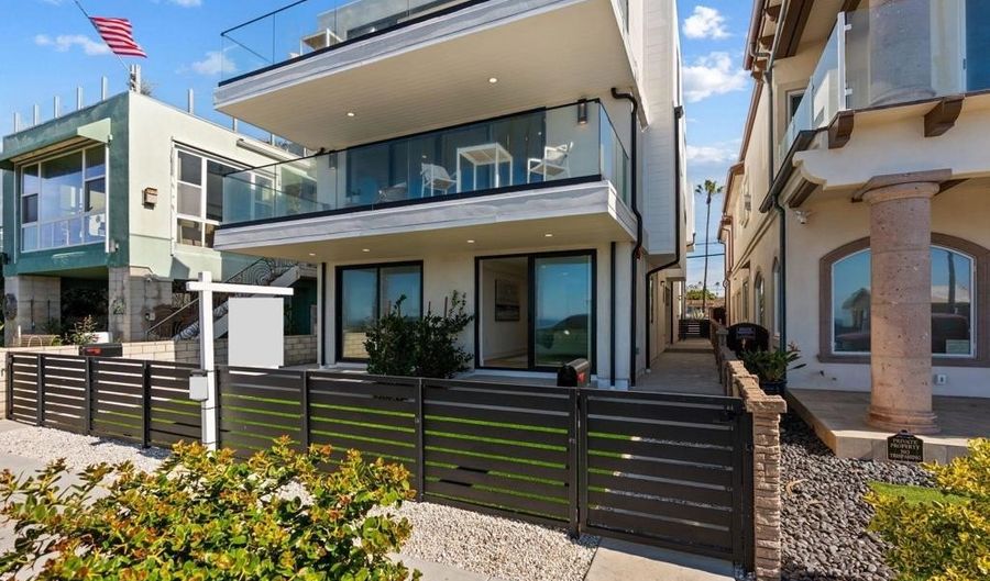 214 S Pacific St, Oceanside, CA 92054 - 5 Beds, 3 Bath