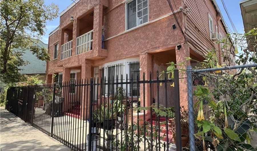 1943 Estrella Ave, Los Angeles, CA 90007 - 8 Beds, 4 Bath