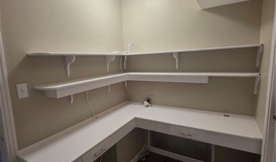 325 S Saunders St S, Aransas Pass, TX 78336 - 5 Beds, 3 Bath