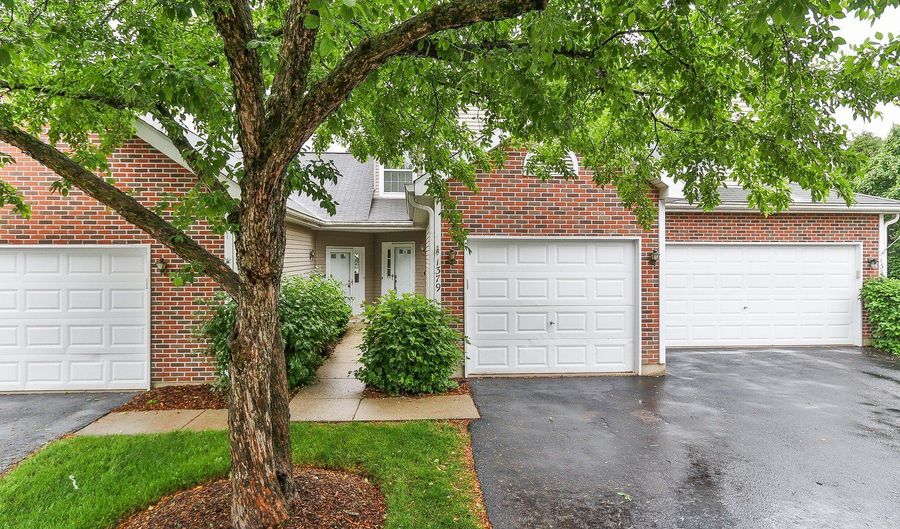 1379 Grandview Ct, Algonquin, IL 60102 - 2 Beds, 3 Bath