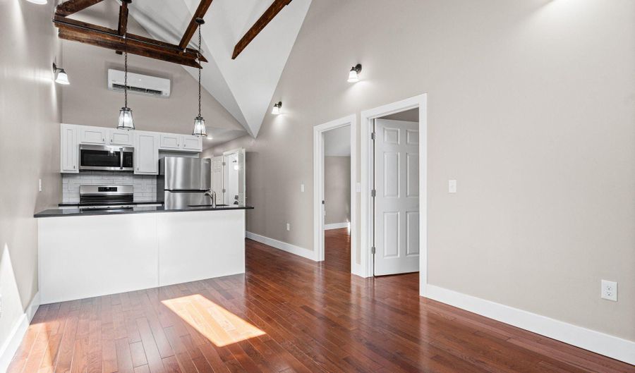 521 Warren St 4, Albany, NY 12208 - 2 Beds, 1 Bath