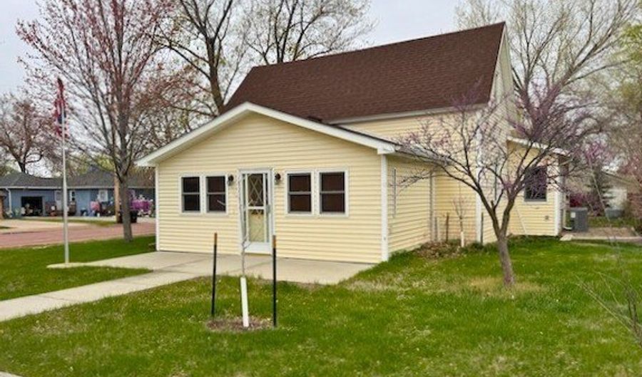 316 W. 1st St, Atkinson, NE 68713 - 3 Beds, 1 Bath