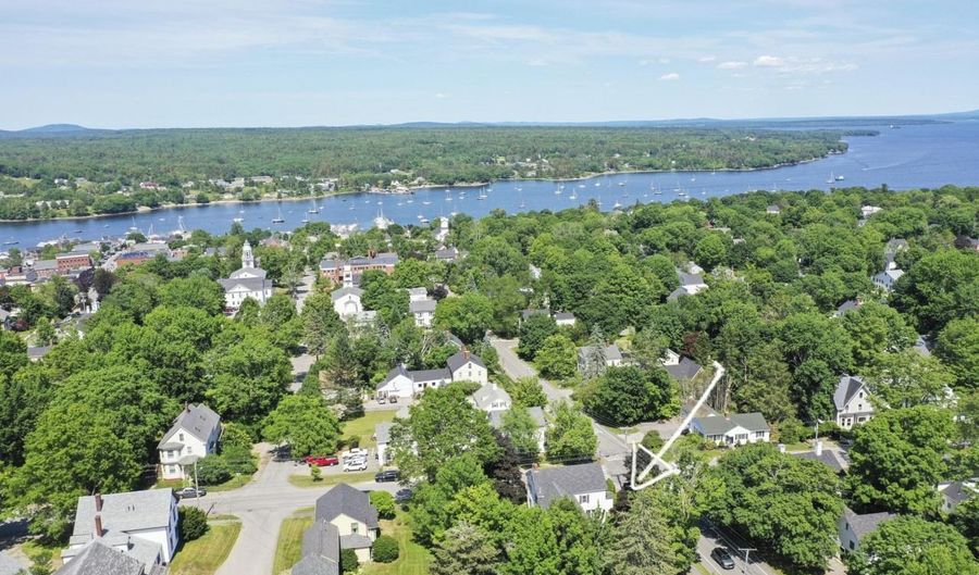 53 Congress St, Belfast, ME 04915 - 5 Beds, 3 Bath