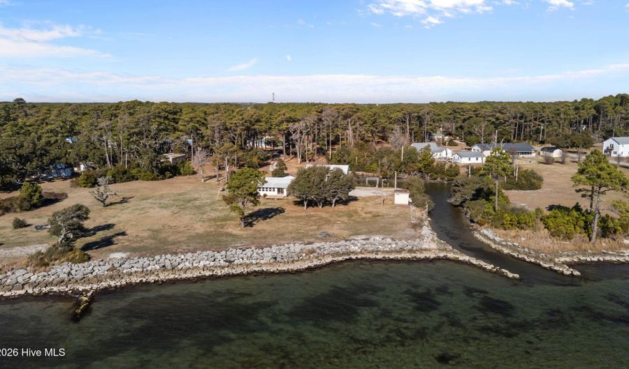 630 Seashore Dr, Atlantic, NC 28511 - 3 Beds, 5 Bath