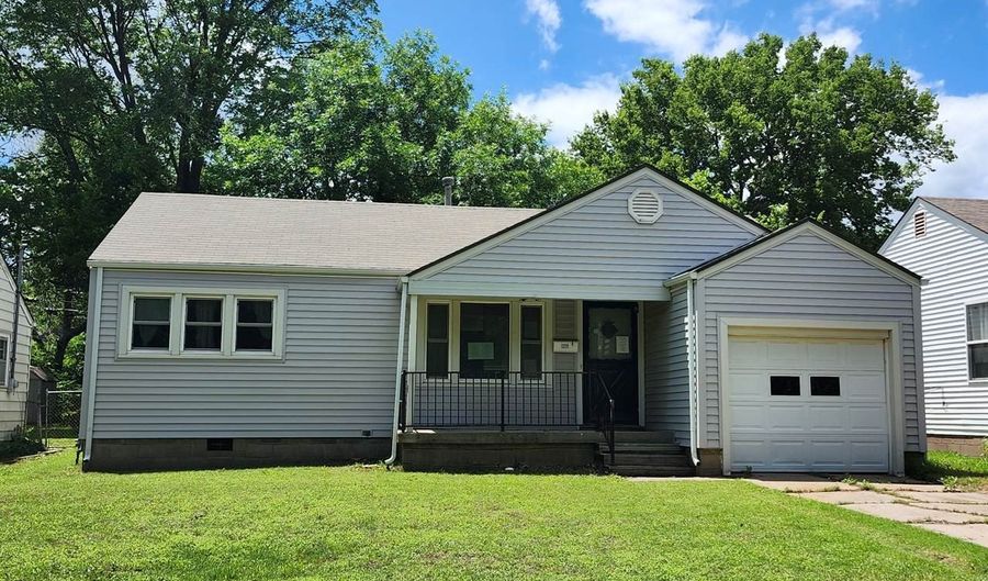 1311 Pauline St, Augusta, KS 67010 - 3 Beds, 1 Bath