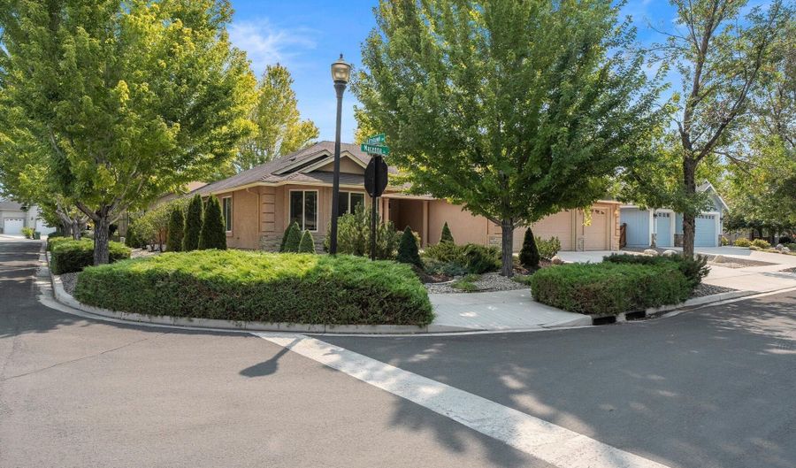 1383 Macenna Ln, Gardnerville, NV 89410 - 5 Beds, 3 Bath