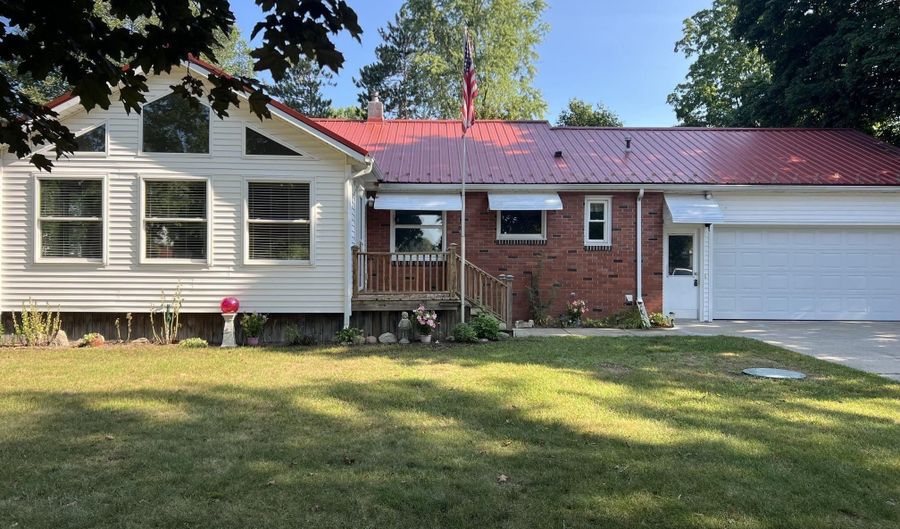 4782 W Lincoln Rd, Alma, MI 48801 - 2 Beds, 2 Bath