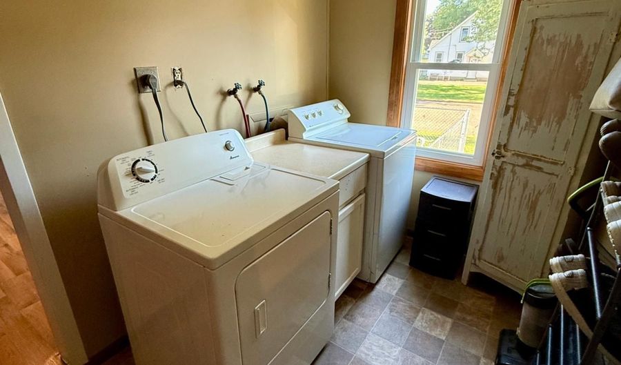 1002 DELEGLISE St, Antigo, WI 54409 - 3 Beds, 1 Bath