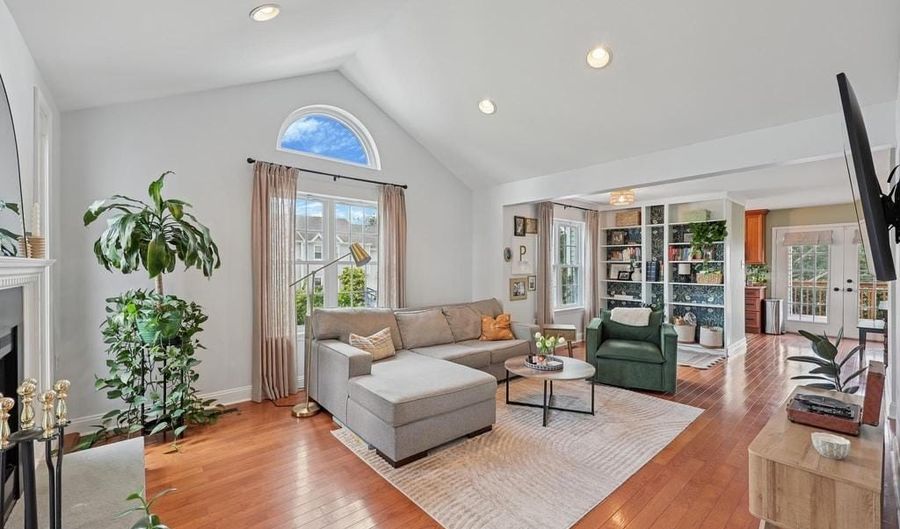 805 SPICE BUSH, Ambler, PA 19002 - 3 Beds, 2 Bath