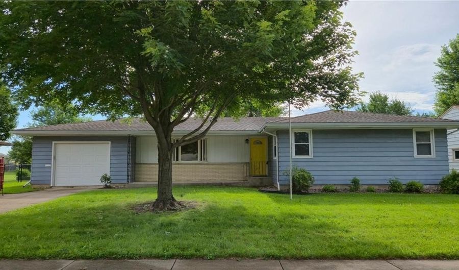 1003 15th St SW, Austin, MN 55912 - 3 Beds, 2 Bath