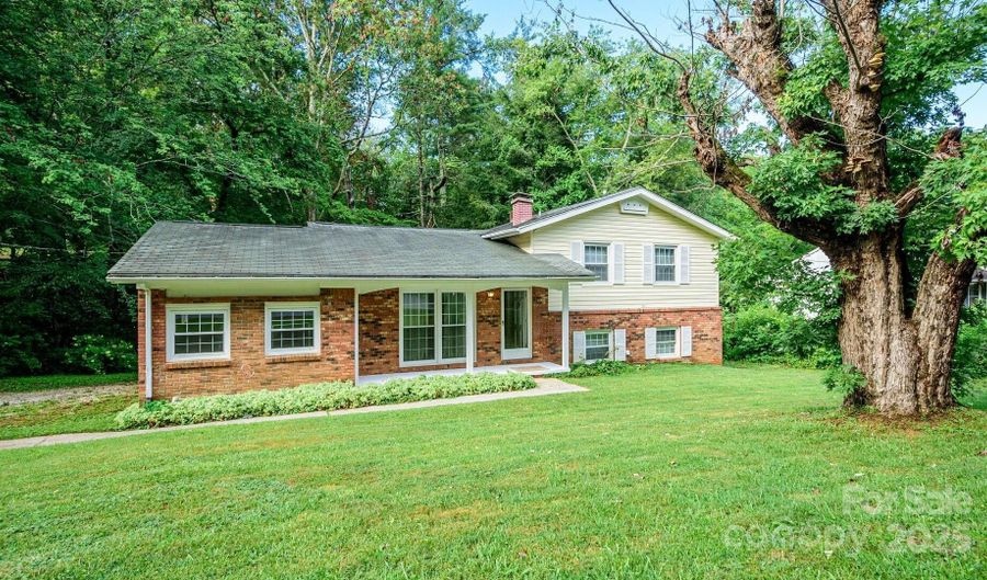51 Bell Rd, Asheville, NC 28805 - 3 Beds, 2 Bath