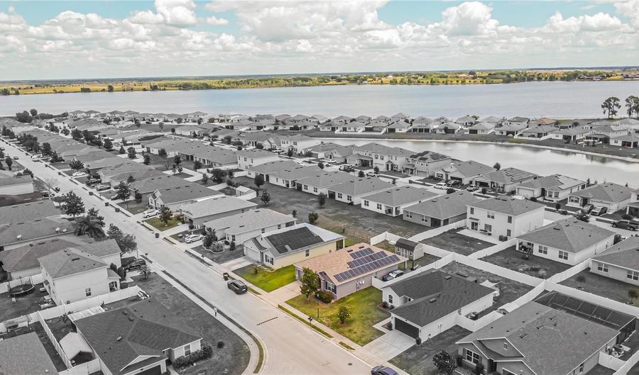 1742 VAN GOGH Dr, Auburndale, FL 33823 - 3 Beds, 2 Bath