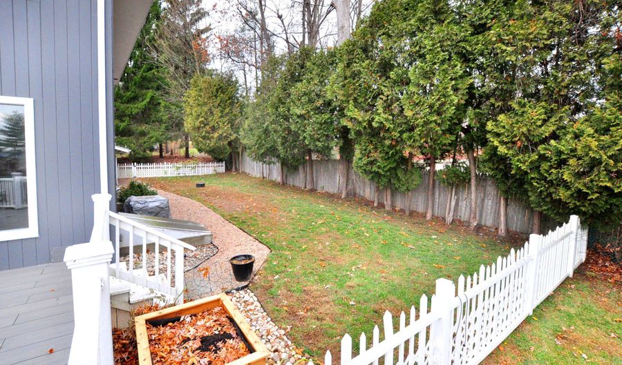 114 El Toro Dr, Bristol, CT 06010 - 5 Beds, 3 Bath