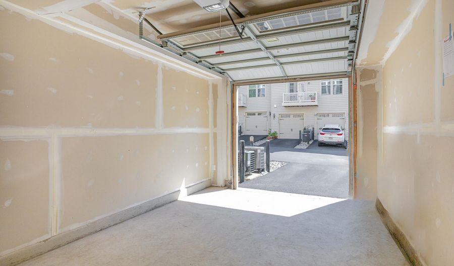 25890 RACING SUN Dr, Aldie, VA 20105 - 3 Beds, 3 Bath