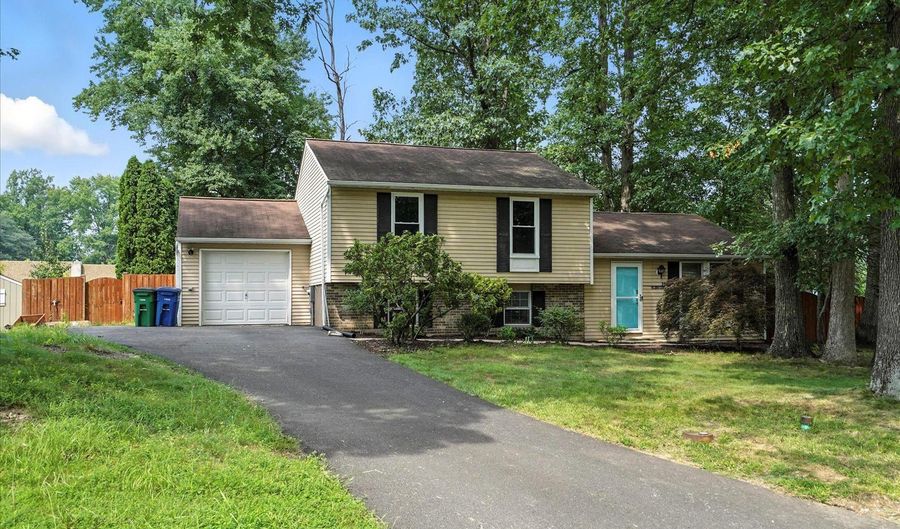 35 HILLMAN Ct, Aberdeen, MD 21001 - 3 Beds, 2 Bath