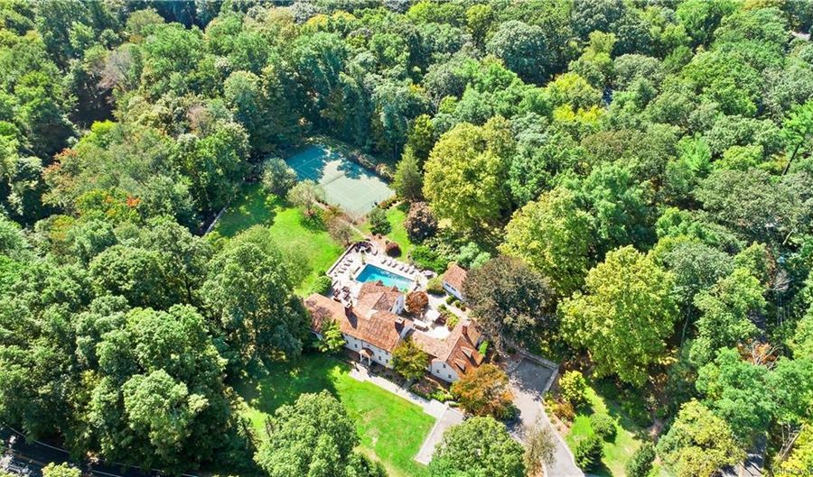 928 Lake Ave, Greenwich, CT 06831 - 5 Beds, 6 Bath