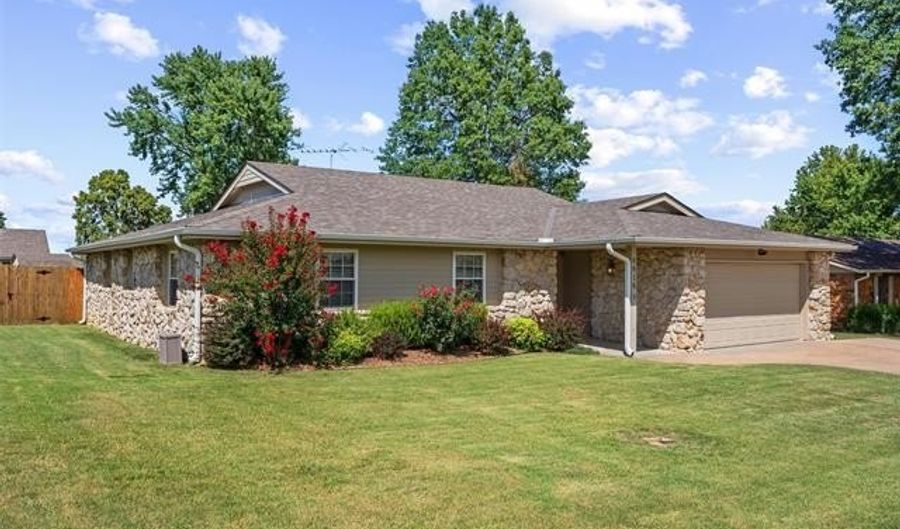 6616 Baylor Dr, Bartlesville, OK 74005 - 3 Beds, 2 Bath
