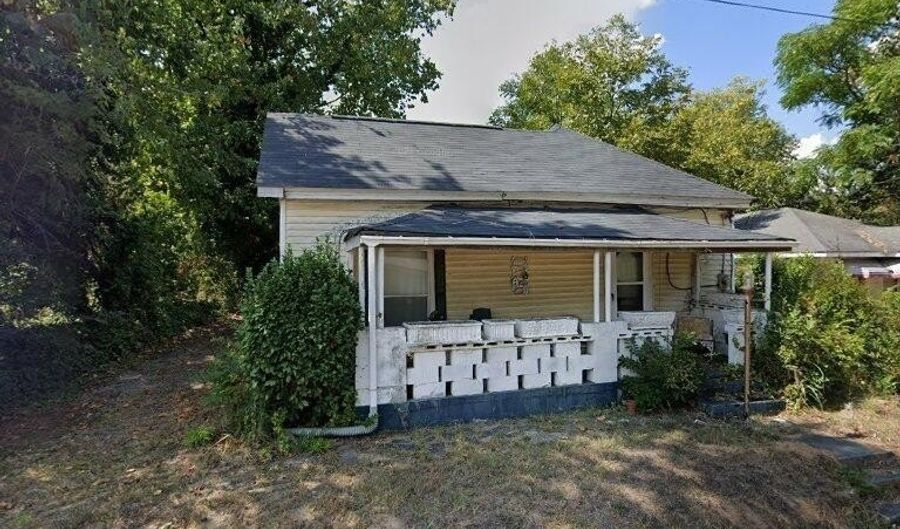 4 Jackson St, Barnesville, GA 30204 - 2 Beds, 1 Bath