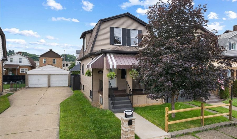 941 Glenwood Ave, Ambridge, PA 15003 - 3 Beds, 2 Bath